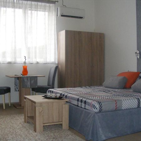 Valor Central Apartments Skopje Esterno foto