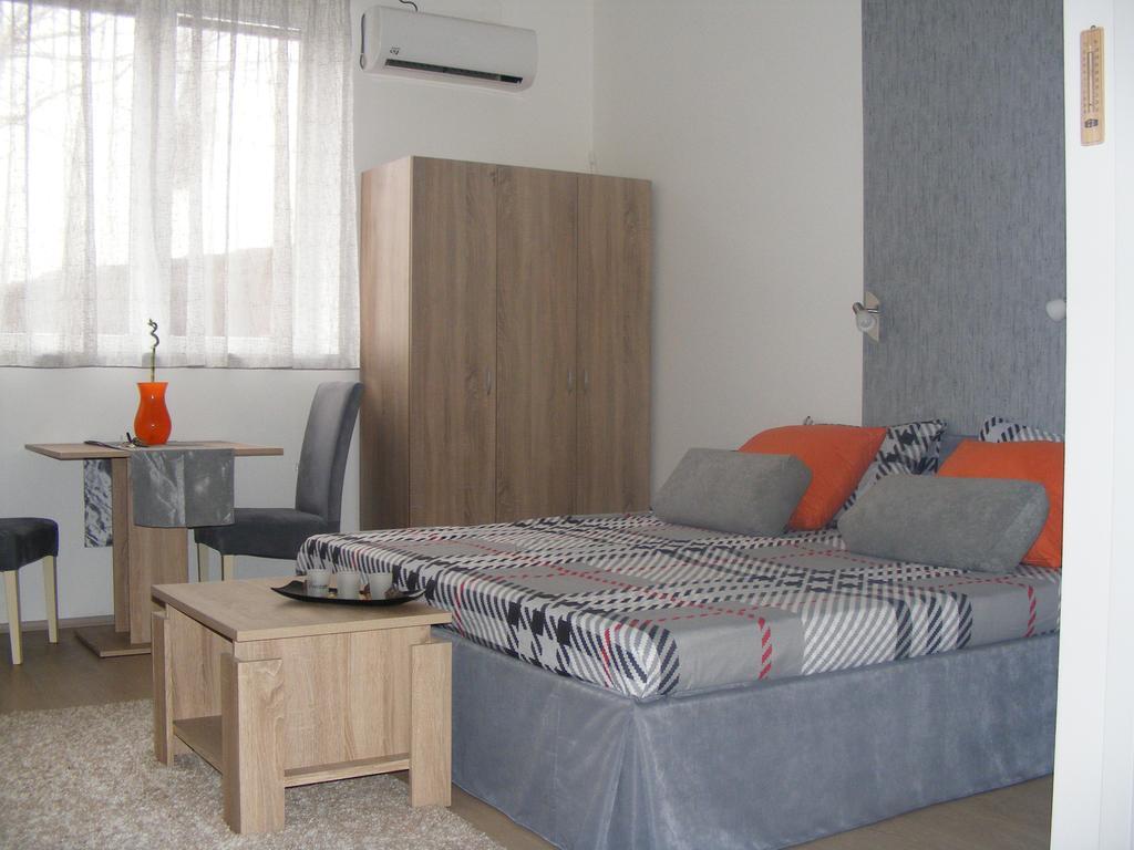 Valor Central Apartments Skopje Esterno foto