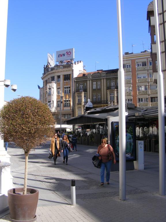 Valor Central Apartments Skopje Esterno foto