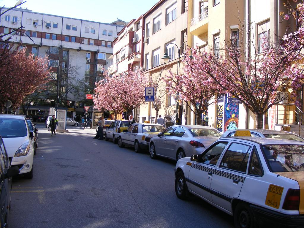Valor Central Apartments Skopje Esterno foto